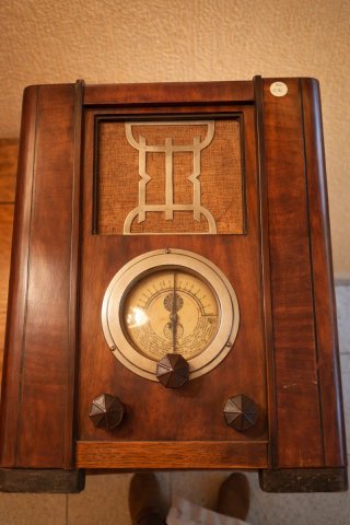 Radio BAYONA Art Déco Válvulas
