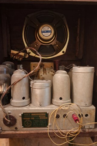 Radio BAYONA Art Déco Válvulas