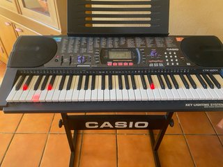 Teclado Casio CTK-620L con soporte