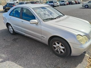 Mercedes-Benz Clase C 2004