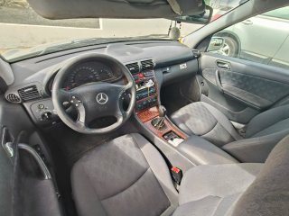 Mercedes-Benz Clase C 2004