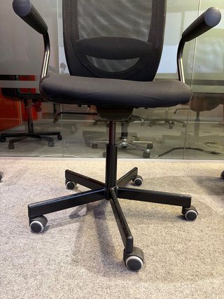 Silla de oficina ajustable en altura