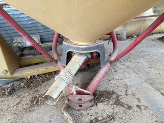 Abonadora Vicon 800L con suplemento