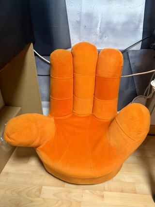 Sillón divertido mano naranja