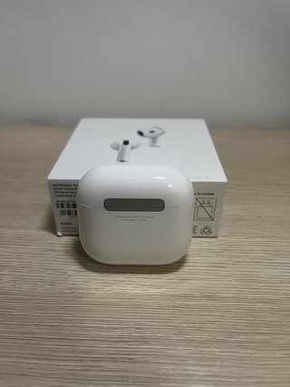 AirPods 4 ACN
