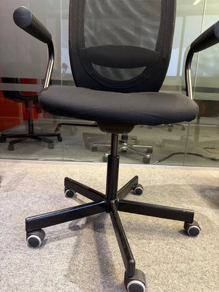 Silla de oficina ergonómica ajustable