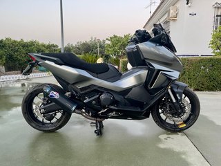 Honda Forza 750 Negra