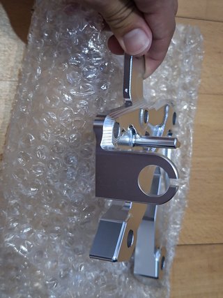 Suporte Poisa-Pés Direito Kawasaki Z750 (07-12)