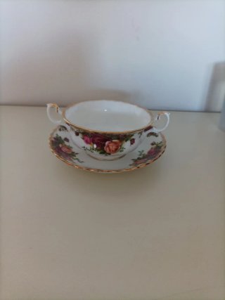 Taza de sopa Royal Albert con plato