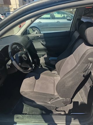 Volkswagen Golf 2004