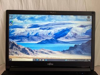 Fujitsu Lifebook I5, 8 gb ram, ssd 240 gb