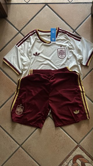 Completo Spagna x Adidas Tg L Nuova con cartellino