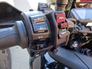 Yamaha Tracer 9 GT Negra y Dorada