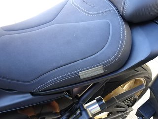 Yamaha Tracer 9 GT Negra y Dorada