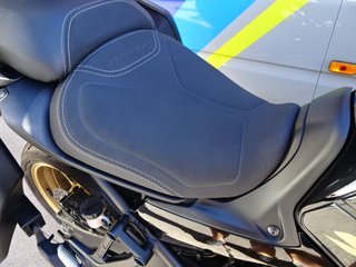 Yamaha Tracer 9 GT Negra y Dorada