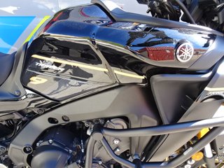Yamaha Tracer 9 GT Negra y Dorada