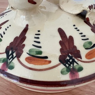 Botijo de cerámica pintado a mano