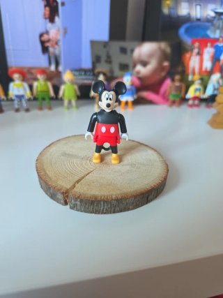 Mickey Mouse Huevo Kinder Pequeño