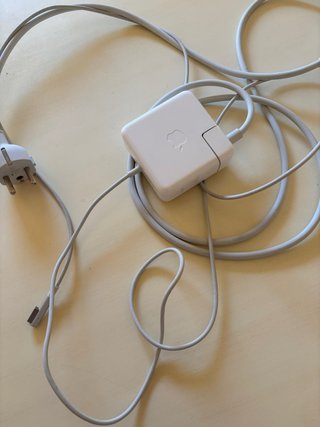 Cargador Portátil Apple Blanco de 60 Watios