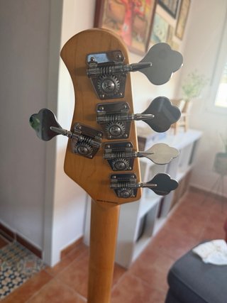 Bajo Eléctrico 5 Cuerdas Sterling by Music Man