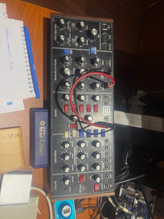 Behringer Model D Sintetizzatore Mono