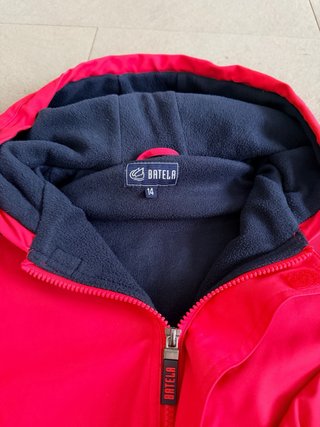 Impermeable Rojo Batela. Talla 14 y talla 16 años.