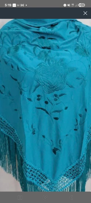 Manton bordado floral azul aguamarina