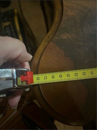 Aparador de madera con puertas