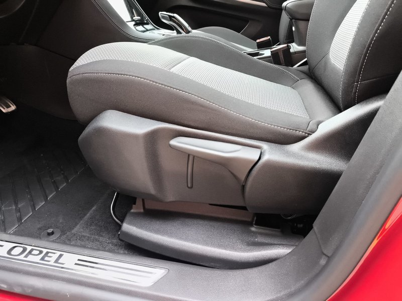 Opel Grandland 2023, foto 9