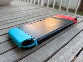 Nintendo Switch + Funda Protectora