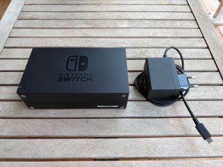 Nintendo Switch + Funda Protectora
