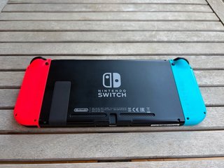 Nintendo Switch + Funda Protectora