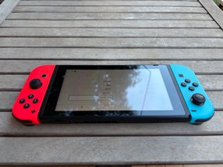 Nintendo Switch + Funda Protectora
