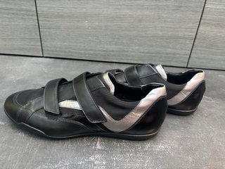 Zapatillas HUGO BOSS piel negro/plata velcro