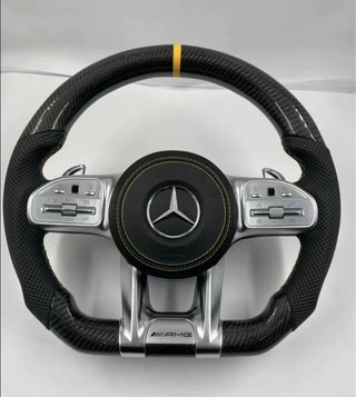 Volante Mercedes AMG deportivo personalizado