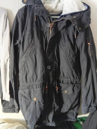 Parka Pull&Bear Talla L con borreguito