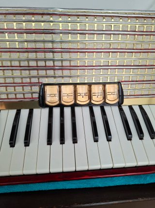 Acordeón  hohner CONCERTO III