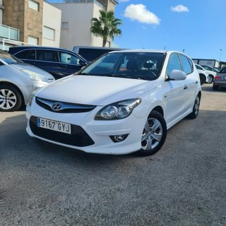 HYUNDAI i30 1.4 109CV MANUAL