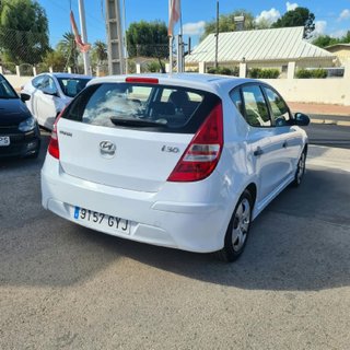 HYUNDAI i30 1.4 109CV MANUAL