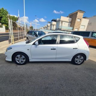 HYUNDAI i30 1.4 109CV MANUAL
