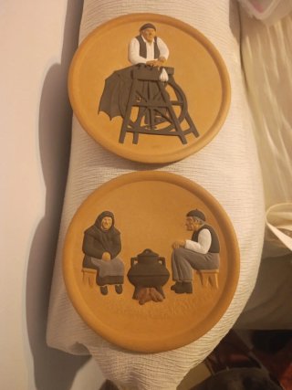 Platos de barro decorativos