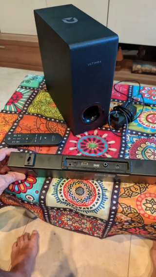 Barra de Sonido Ultimea con Subwoofer
