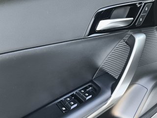 MG MG4 64kWh Luxury 150 kW (204 CV)
