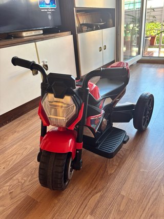Moto eléctrica de niño