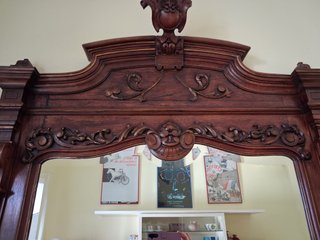 Espejo antiguo de madera tallada