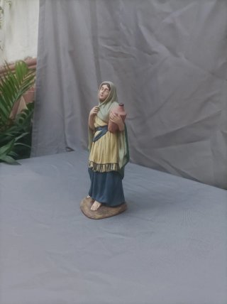 Figura Mujer con Cántaro 20 cm