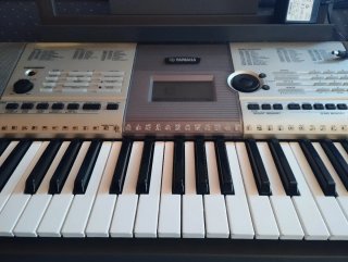 Teclado Yamaha PSR E403