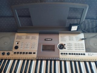 Teclado Yamaha PSR E403