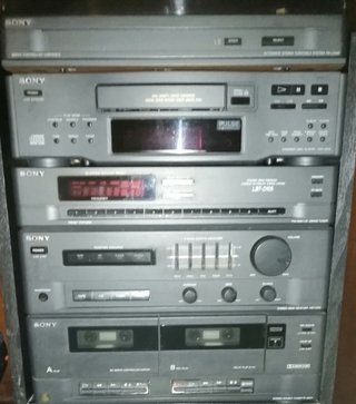 Equipo de Sonido Modular Sony LBT-D105 + Altavoces