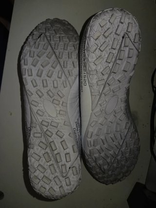 Zapatillas de fútbol blancas